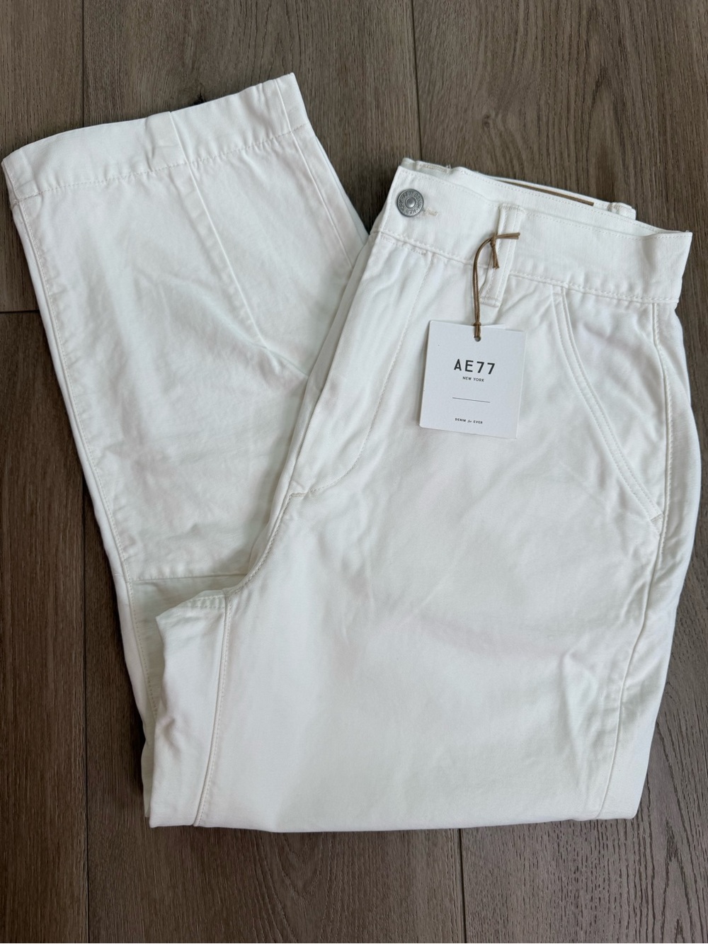 NWT American Eagle Barrel Jeans 2 Short 26 White High Rise Wide Leg